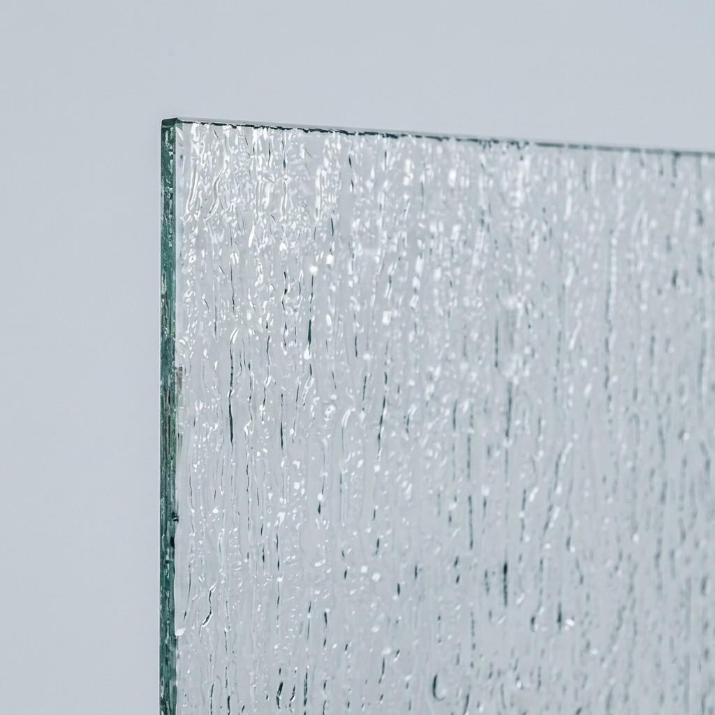 Rain textured glass with vertical line patterning